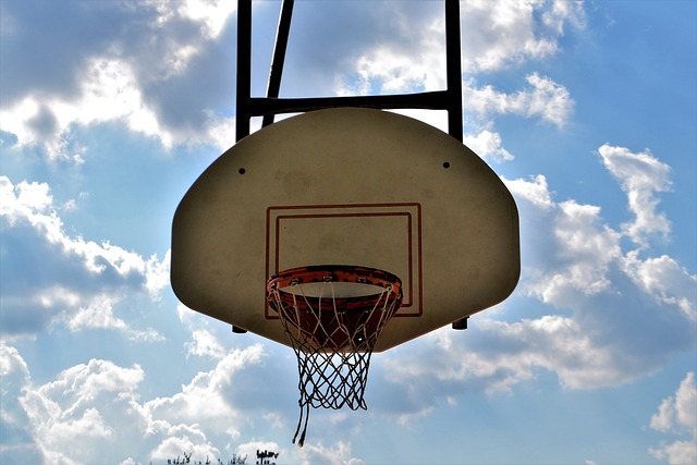 Jeu élevé : les terrains de basket parfaits pour votre entraînement